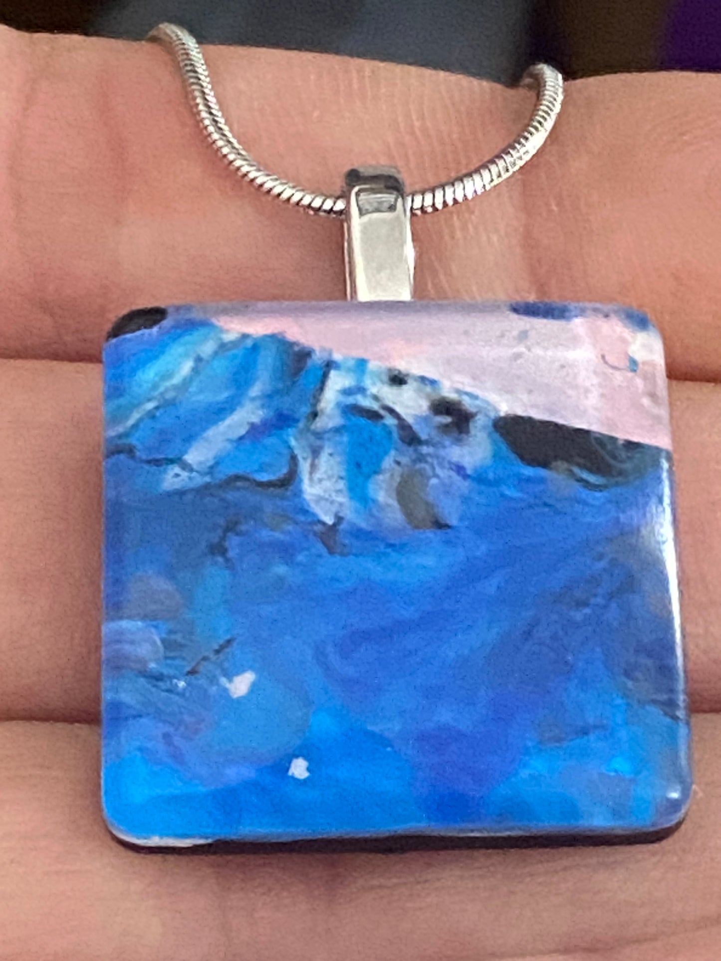 Fluid art necklace - Square Blue