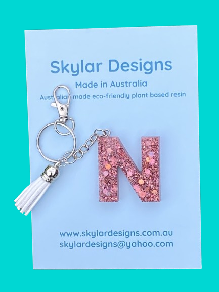 Resin alphabet key ring in Pink glitter